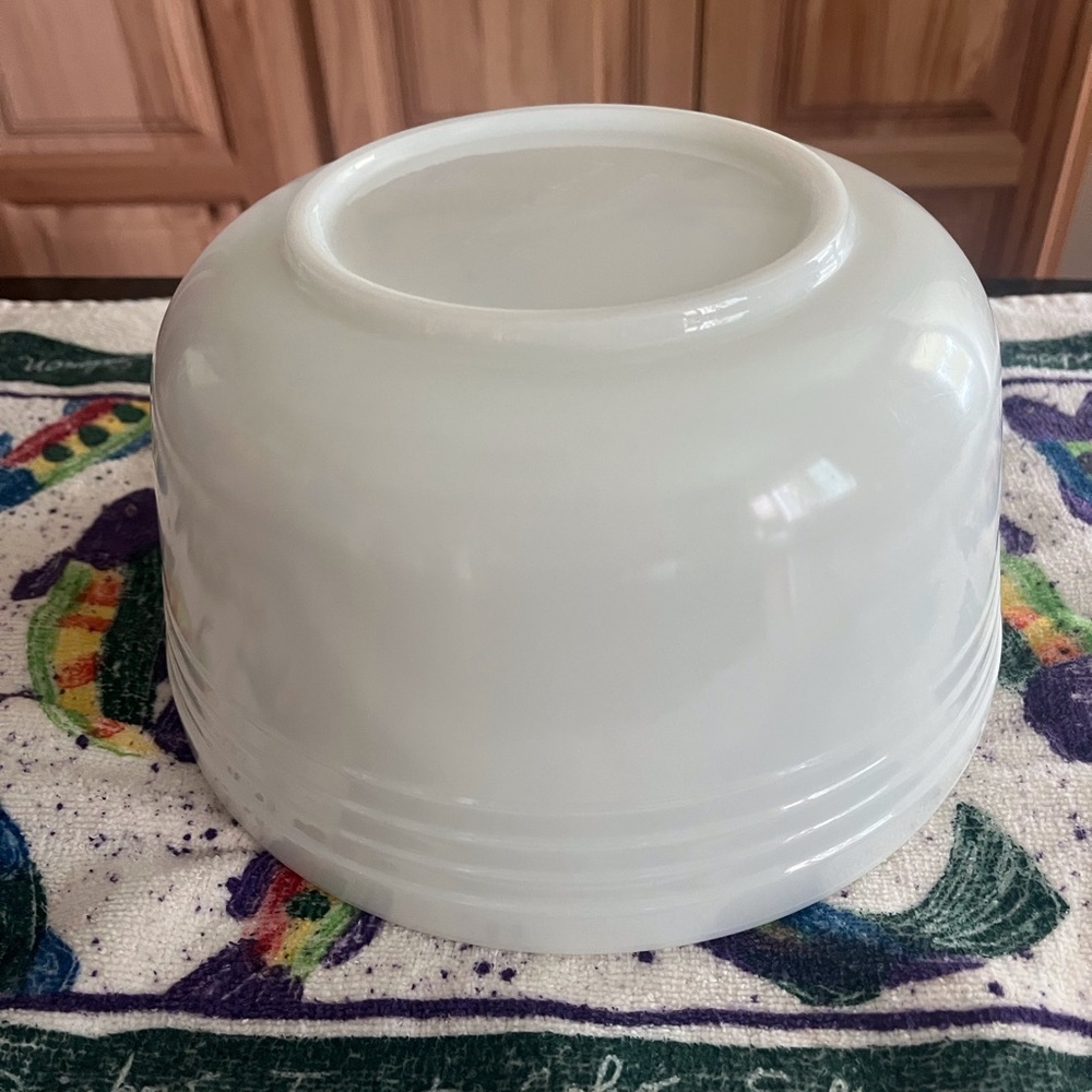 Pyrex Hamilton Beach #7 Large White Milk Glass Ribbed Mixing Bowl - Picture 3 of 5